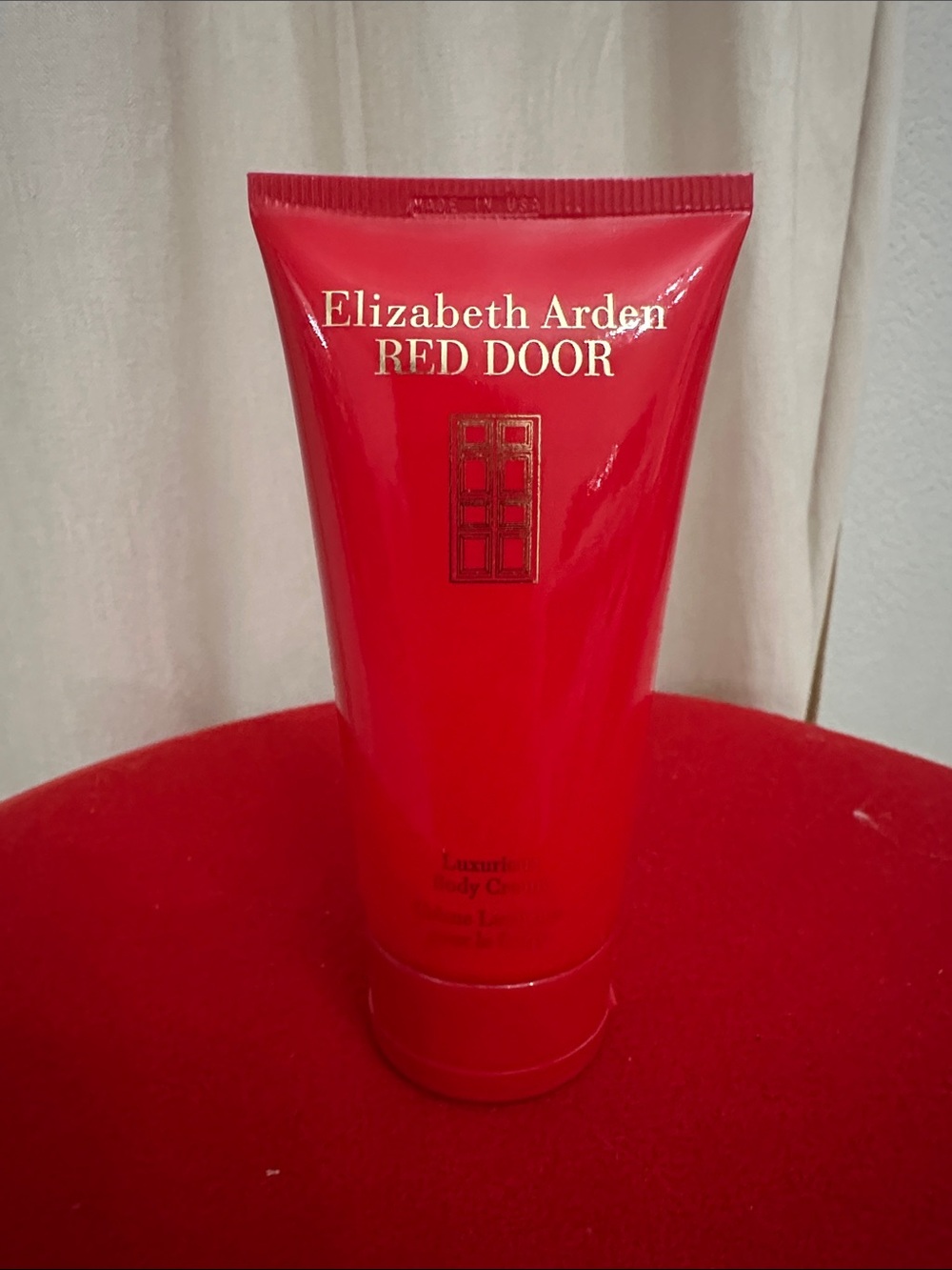 Elizabeth Arden Red Door Body Cream - Red with Gold Accents
